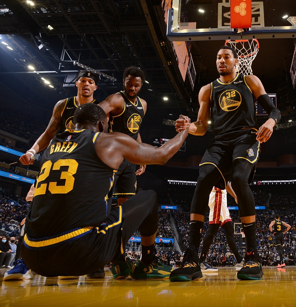 九游娱乐官方网站-里程碑夜曼城手感冰凉，法国杯今晨刷纪录，引发热议，团队化学反应显著的简单介绍